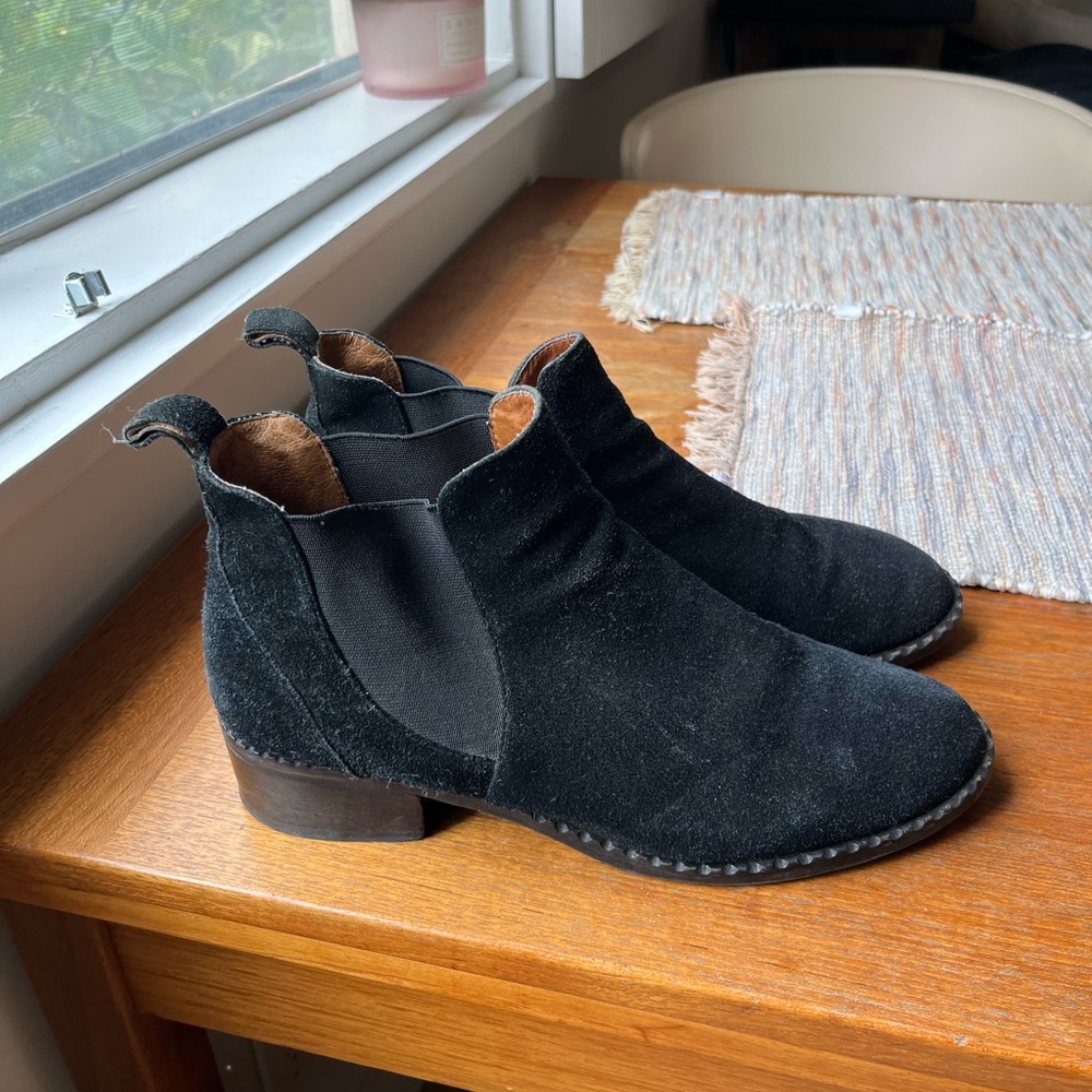 Gentle Souls 100% Leather Black Binx Boots